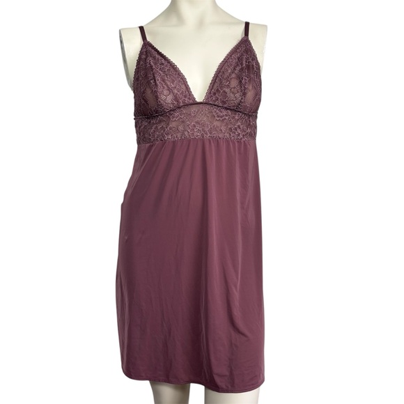 Gilligan & O'Malley Other - Gilligan & O’Malley mauve lace slip dress
